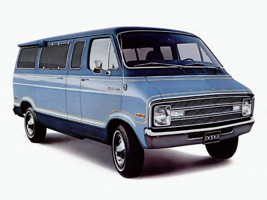  Dodge Royal Sportsman Wagon 1977 года  (фото 1 из 3)